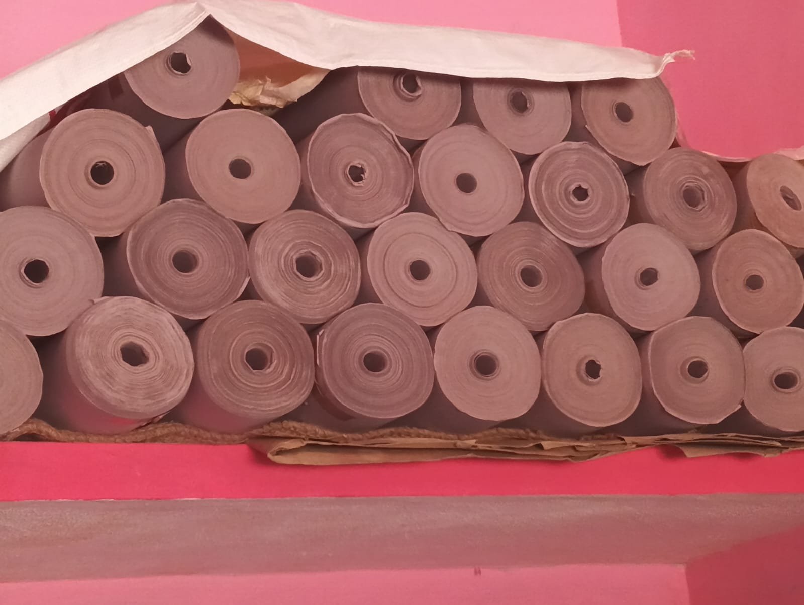 Disposable Roll Table Paper 45 rs per kg shiravanthe sagara image